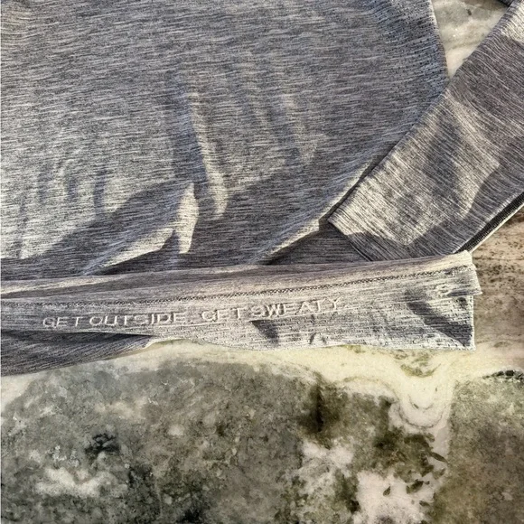 Lululemon Men's Gray Long Sleeve Shirt - Picture 5 of 7